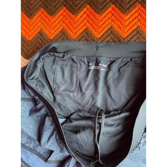 Under Armour Fly By 2.0 Athletic Shorts Womens sz XL NWT Grey Black - Picture 4 of 6